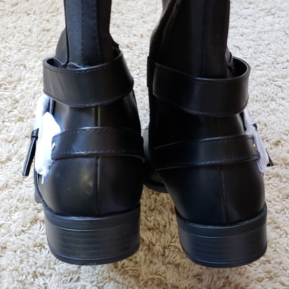 Boots - Picture 3 of 7